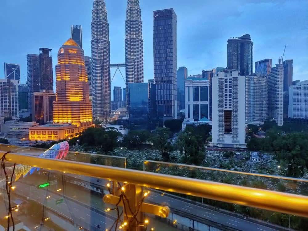 Klcc Legasi Direct View With A Superking Bed At A 3-Bedroom Premium Unit Kuala Lumpur Ngoại thất bức ảnh
